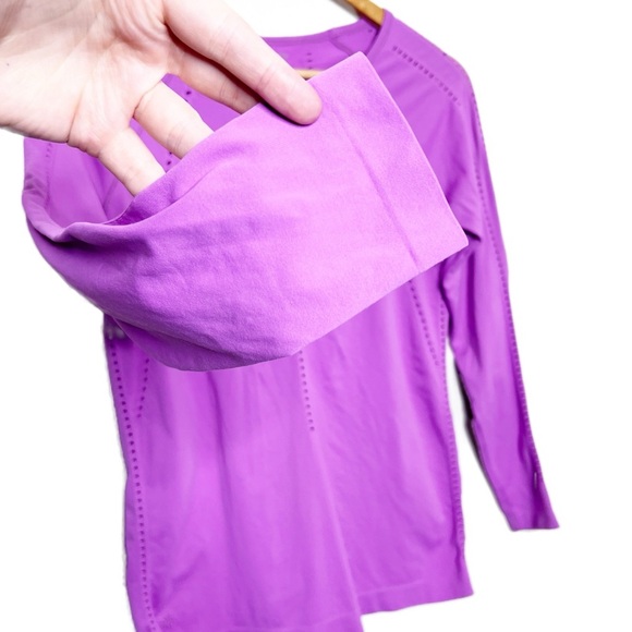 Athleta Women's Purple Vented Long Sleeve Stretch Crewneck Workout Athletic Top - Picture 4 of 16